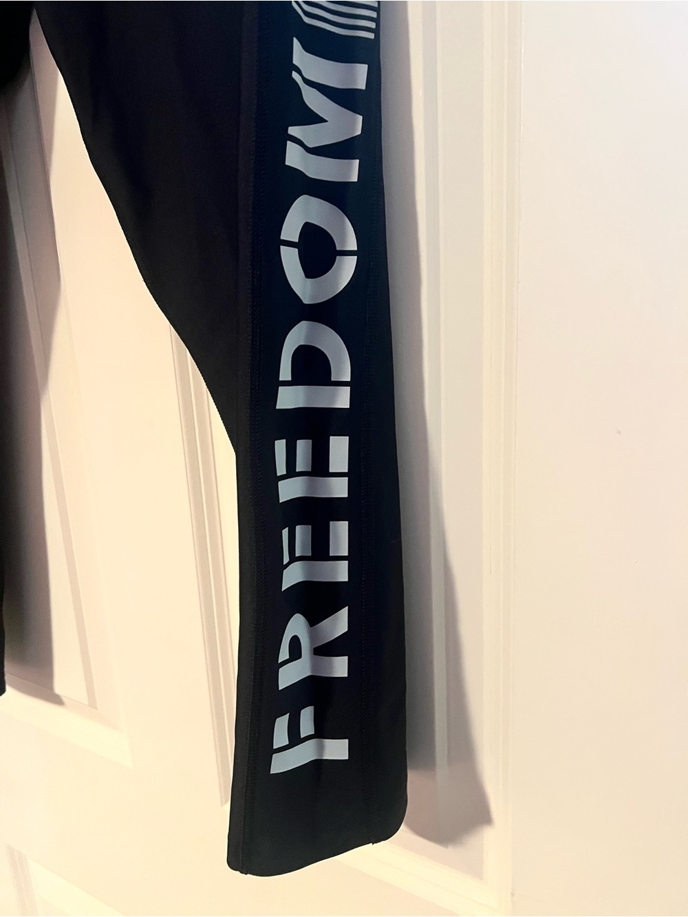 Under Armour Black HeatGear Compression Leggings XXL - Picture 6 of 6